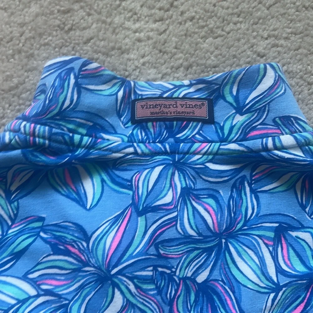 Vineyard Vines Kids Blue Leaf Rashguard - Picture 5 of 5